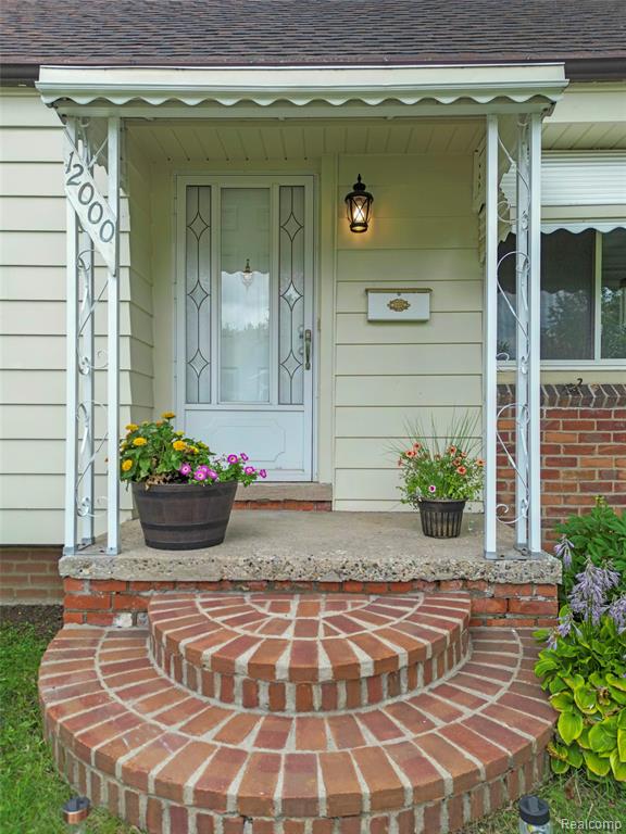 12000 Bramell, Redford, MI 48239 — Photo 10