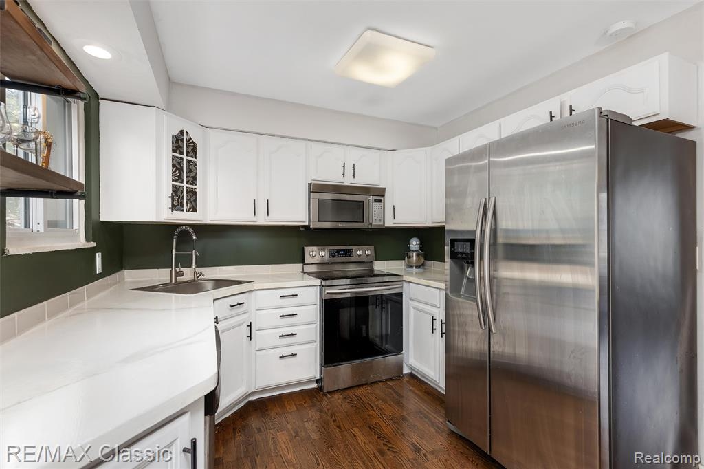 5025 S Pine Knob Trail, Clarkston, MI — Photo 2