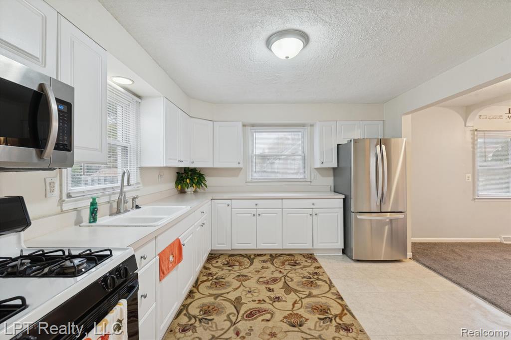 5172 Hazel Street, Dearborn Heights, MI 48125 — Photo 17