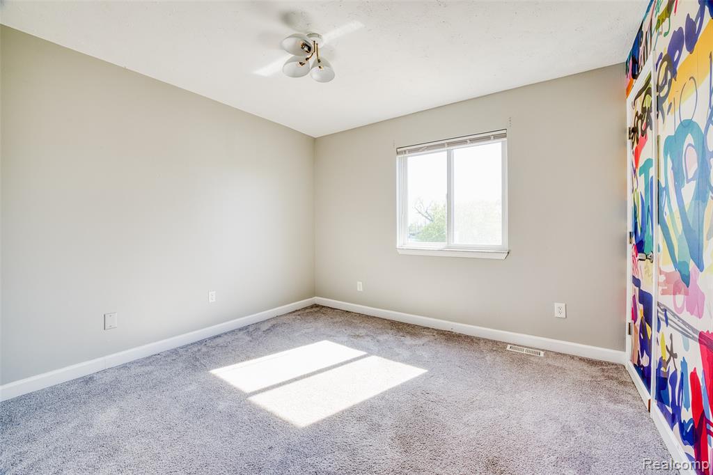10094 Elizabeth Lake Road, White Lake, MI — Photo 22