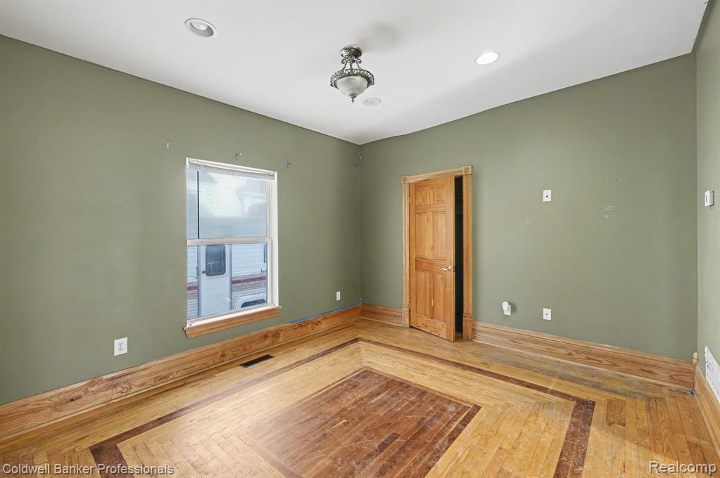 163 Norton Street, Pontiac, MI 48341 — Photo 7
