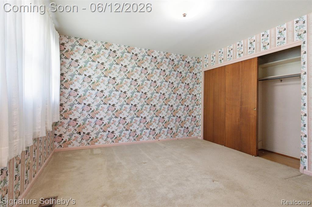 6344 Campus Drive, Dearborn Heights, MI 48127 — Photo 18