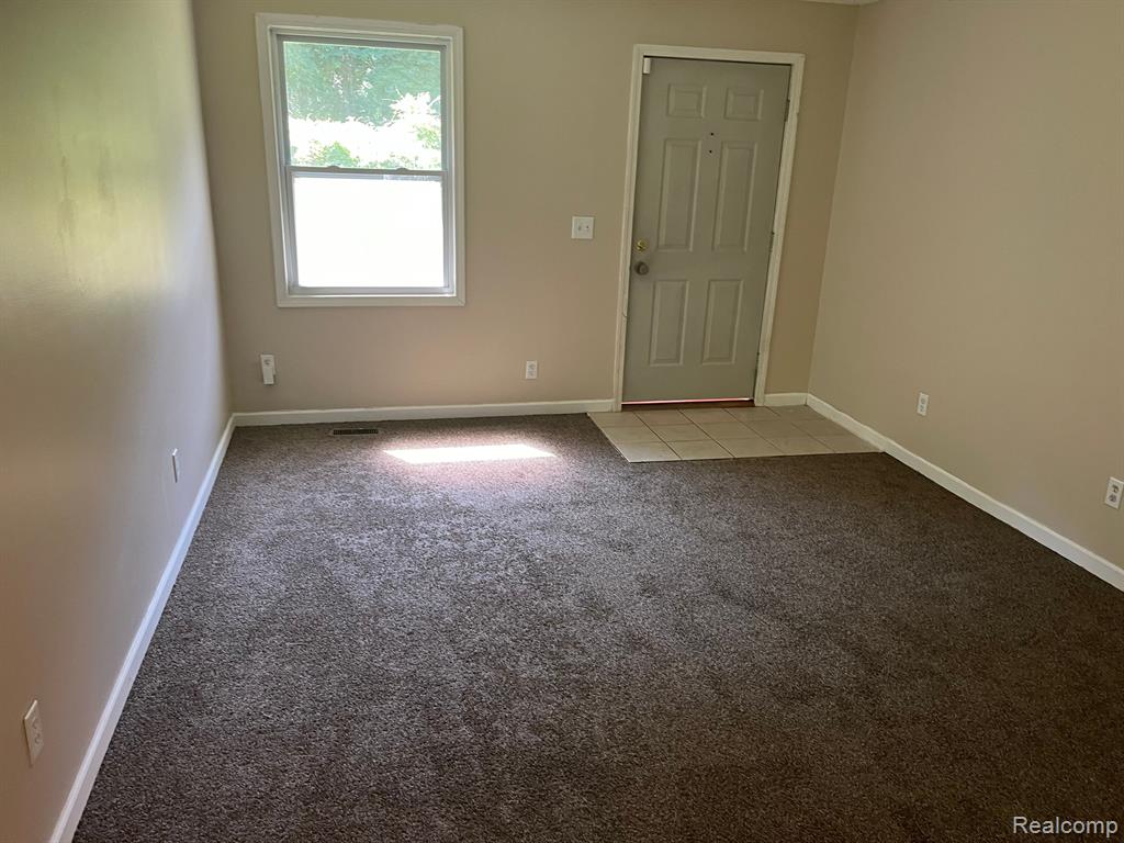 5047 ROCHESTER Road, Dryden, MI 48428 — Photo 6