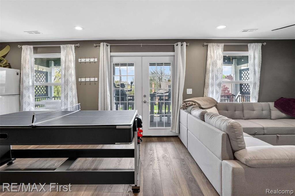 803 W University Drive, Rochester, MI 48307 — Photo 17