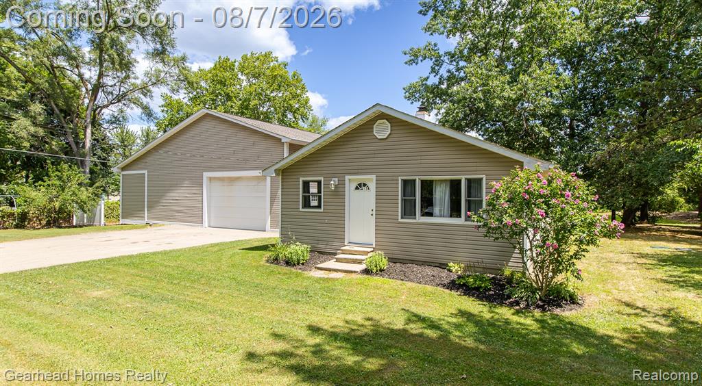 2411 Dean Drive, Highland, MI 48356