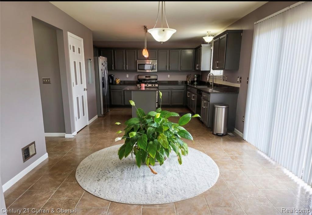 23756 Waterview Dr, New Boston, MI 48164 — Photo 5