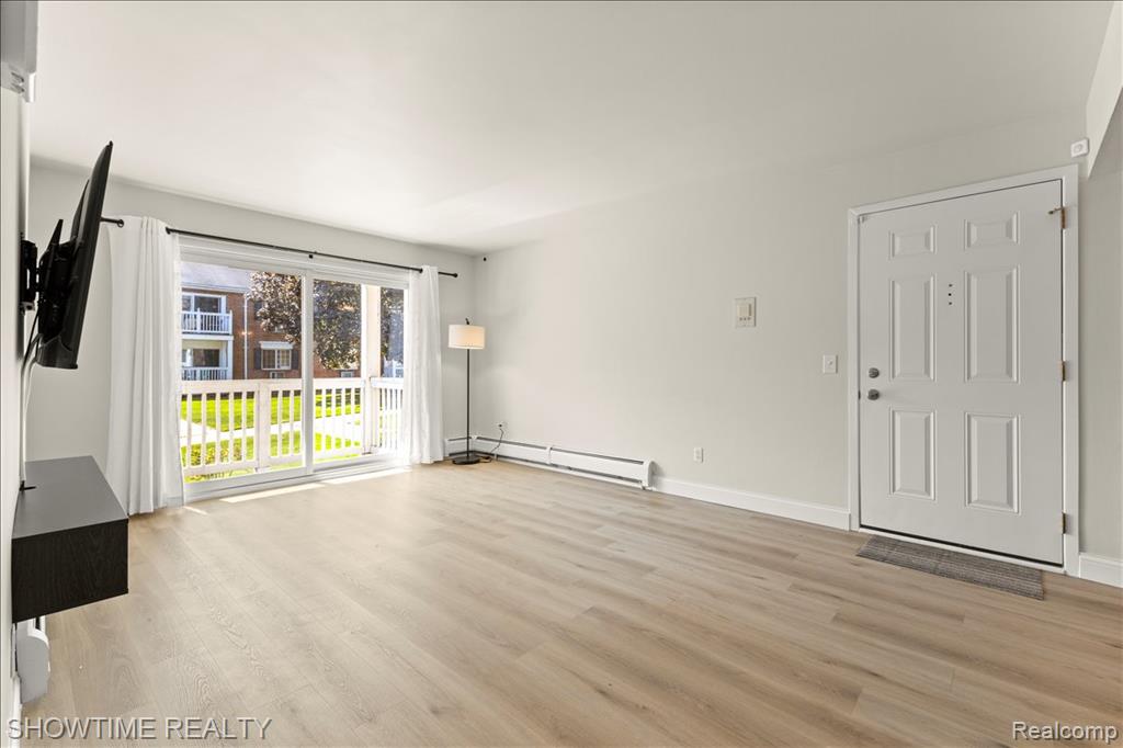 2425 Torquay Avenue, 101, Royal Oak, MI 48073 — Photo 5