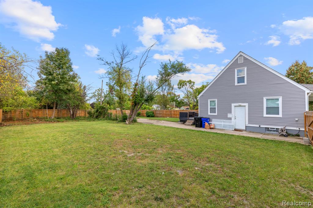 8610 Auburn Street, Detroit, MI 48228 — Photo 24