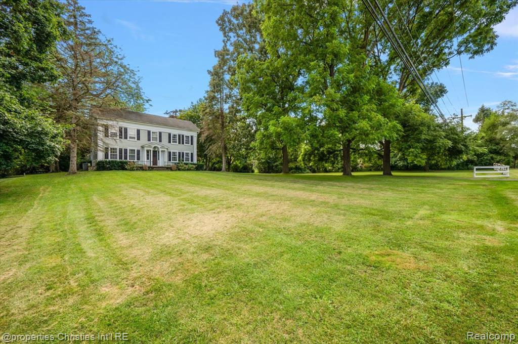 47133 W 9 Mile Road, Novi, MI — Photo 2