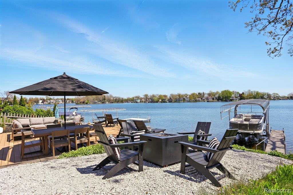 807 PINE TREE Road W, Lake Orion, MI 48362 — Photo 25