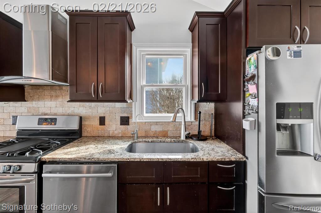 6832 Brightwood Court, Waterford, MI 48327 — Photo 14
