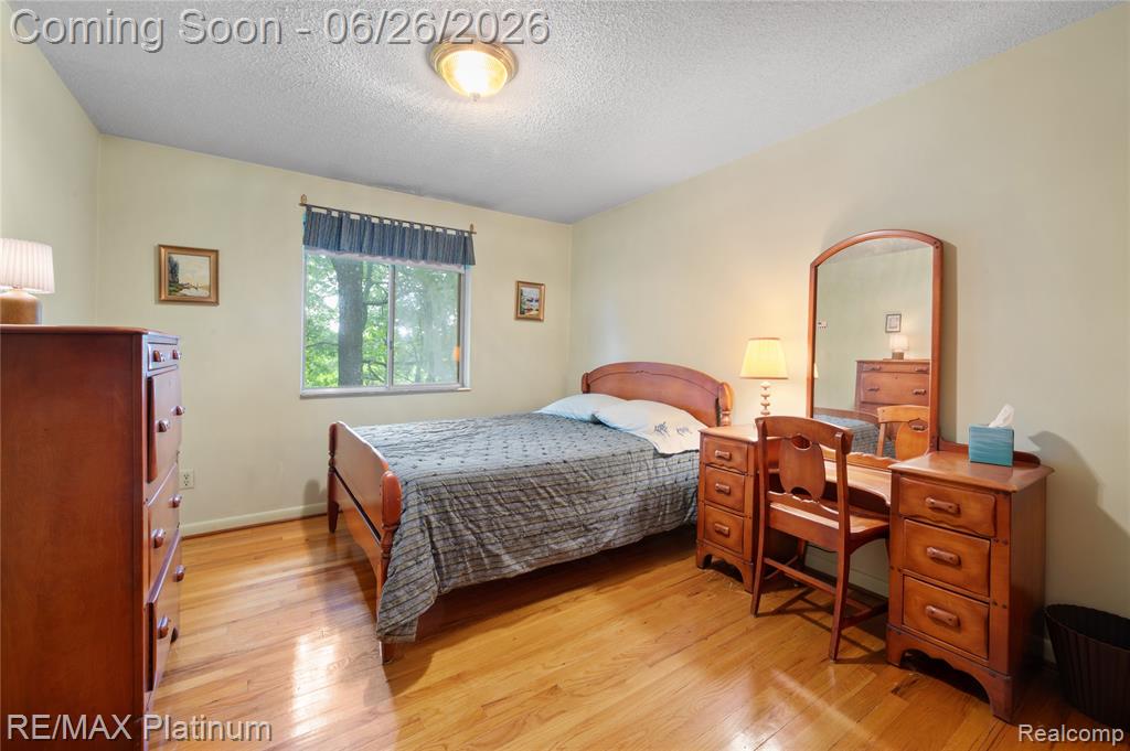 9460 Deer Park Court, Fenton, MI 48430 — Photo 29