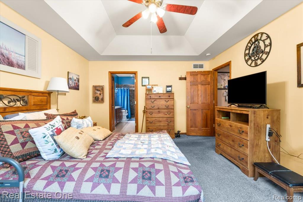 9952 Tioga Trail, Pinckney, MI 48169 — Photo 20