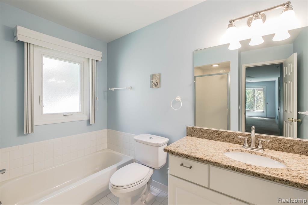 43221 Pointe Drive, 57, Clinton Twp, MI 48038 — Photo 25