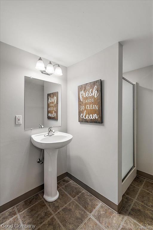 4671 BURNLEY Drive, Bloomfield Hills, MI 48304 — Photo 68