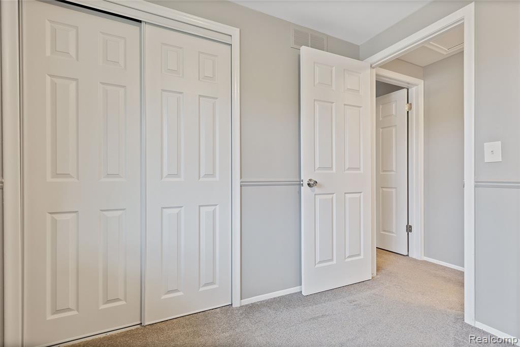 5423 Meadowcrest Drive, Flint, MI 48532 — Photo 17