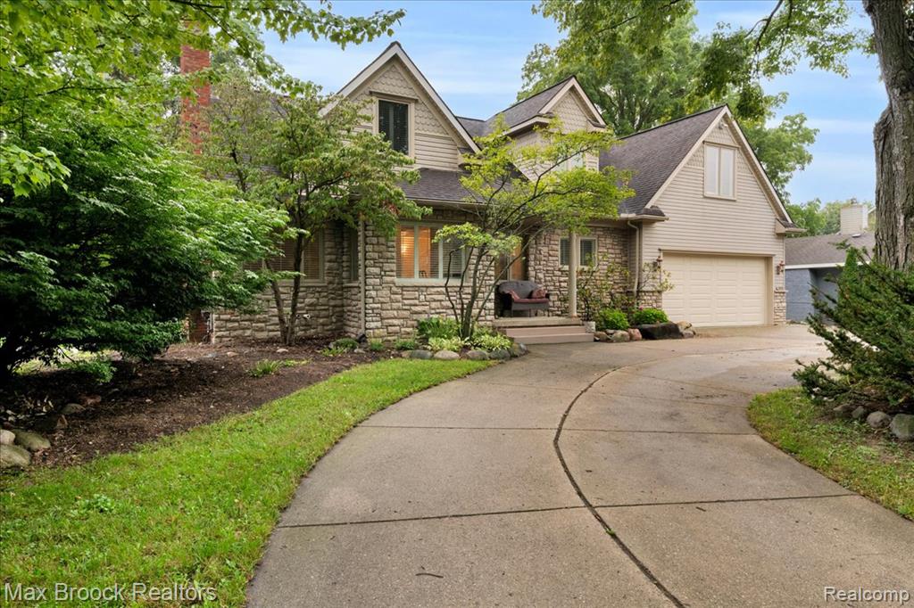 2175 Langham Drive, West Bloomfield, MI 48323