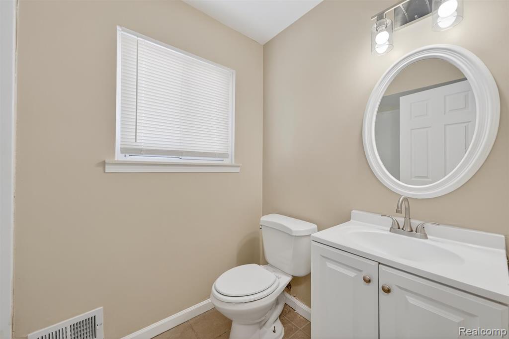 15654 Isabelle Street, Romulus, MI 48174 — Photo 15