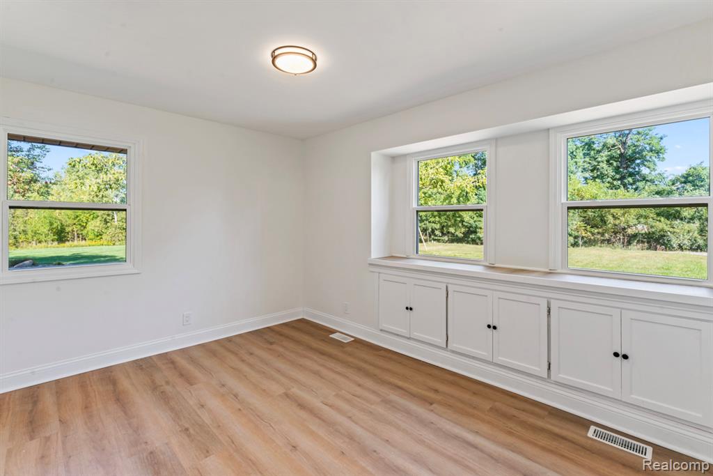 11120 Green Road, Goodrich Vlg, MI — Photo 10
