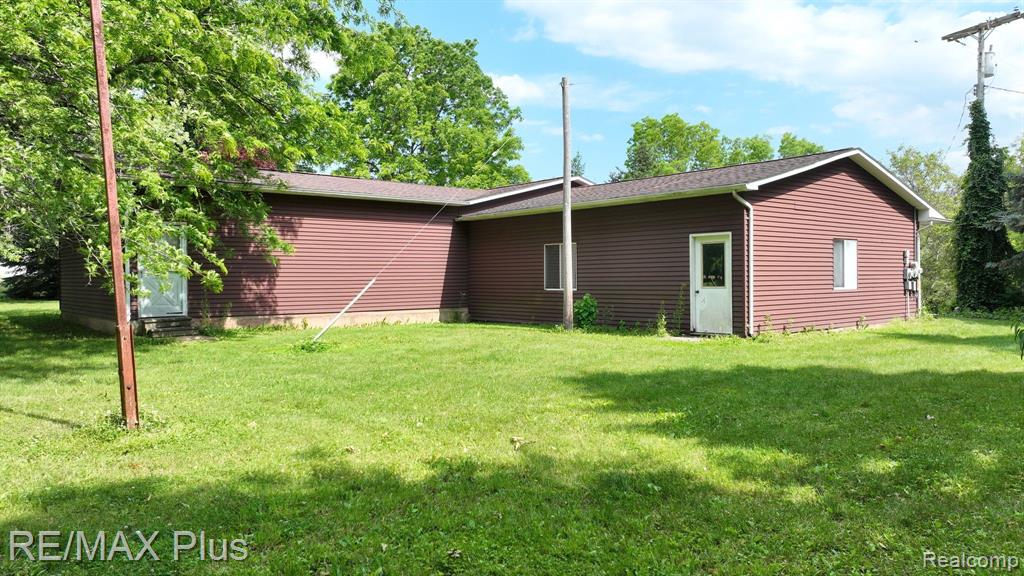 5253 BURNSIDE Road, North Branch, MI 48461 — Photo 7
