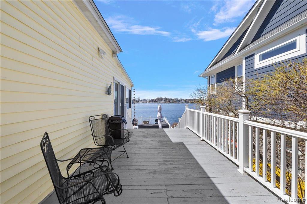 16 S NORTH SHORE Drive, Lake Orion, MI 48362 — Photo 8