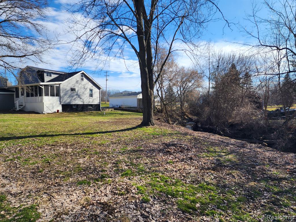 5082 CENTER Road, Grand Blanc, MI 48439 — Photo 4