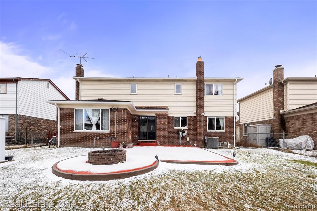 4469 Ardmore Drive, Sterling Heights, MI 48310 — Photo 31