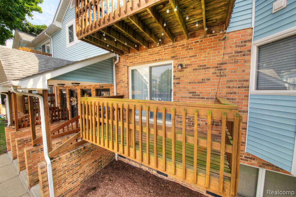252 PINEWOOD Drive, Plymouth, MI 48170 — Photo 23
