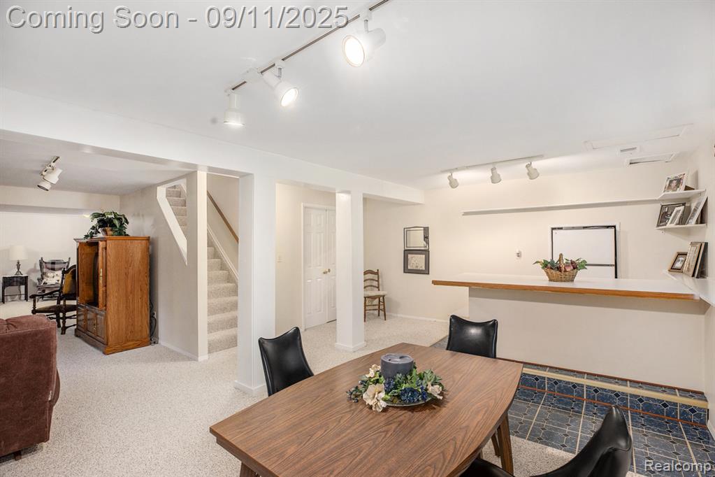 5886 Creekside Drive, Troy, MI 48085 — Photo 22