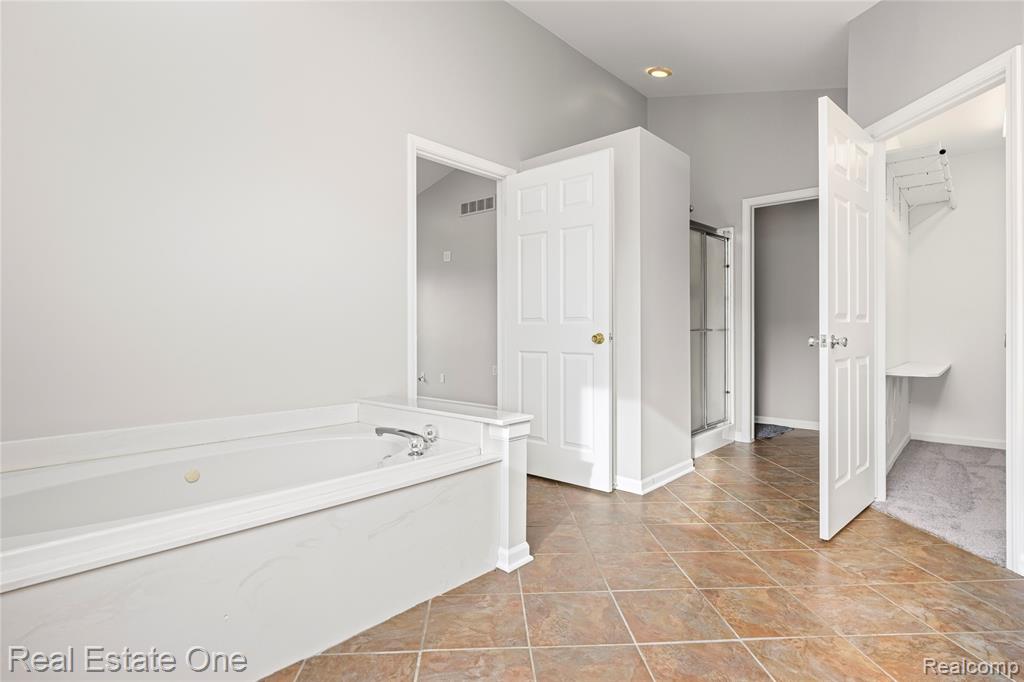 4648 Pond Run, Canton, MI 48188 — Photo 22