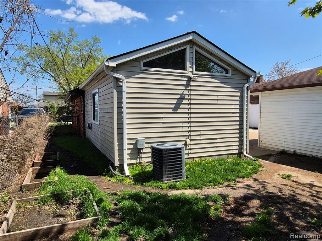 18570 Matthews Street, Riverview, MI 48193 — Photo 5