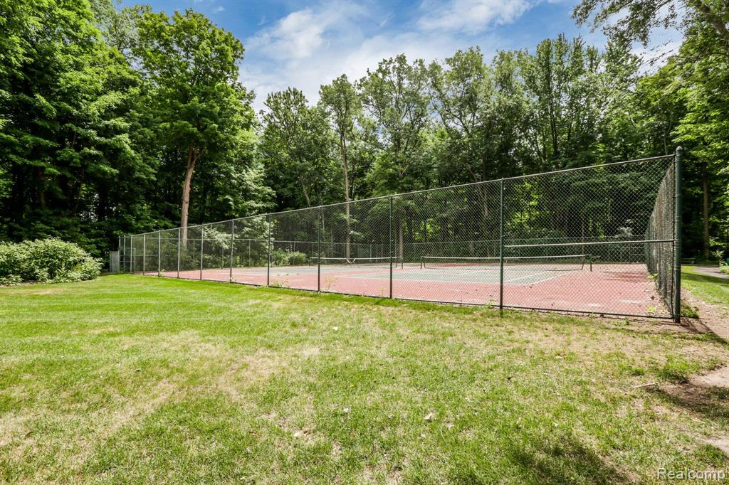 48124 LIBERTY Drive, Shelby Twp, MI 48315 — Photo 37