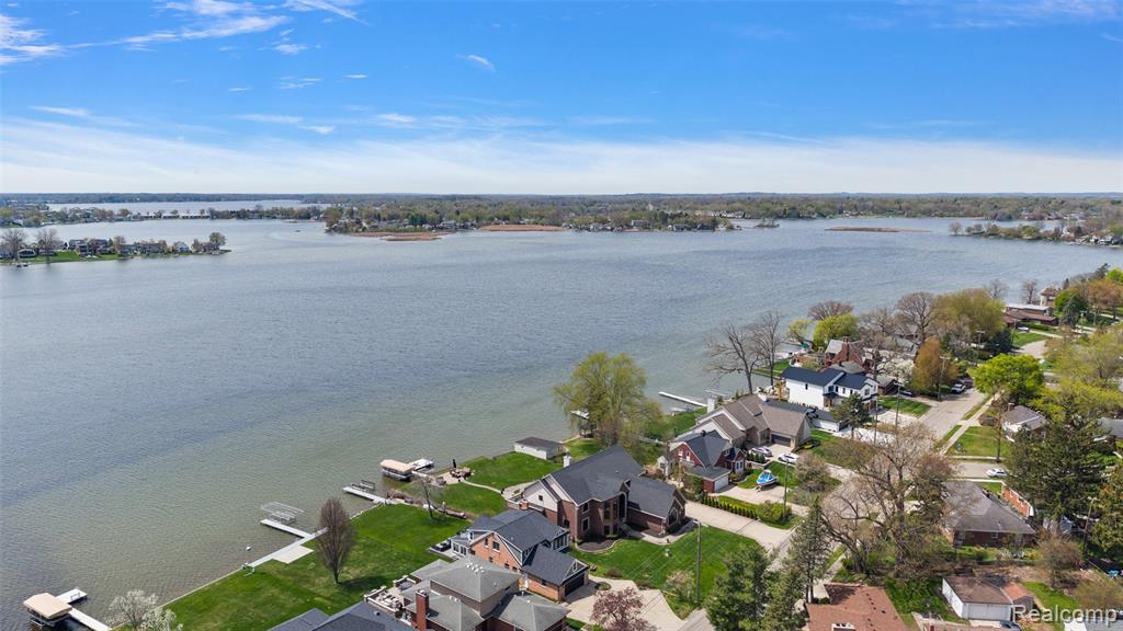985 James K Boulevard, Pontiac, MI 48341 — Photo 33
