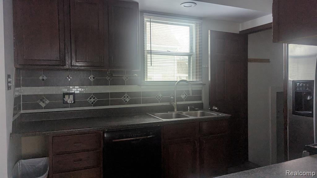 84 N GLENWOOD Avenue, Pontiac, MI 48342 — Photo 4