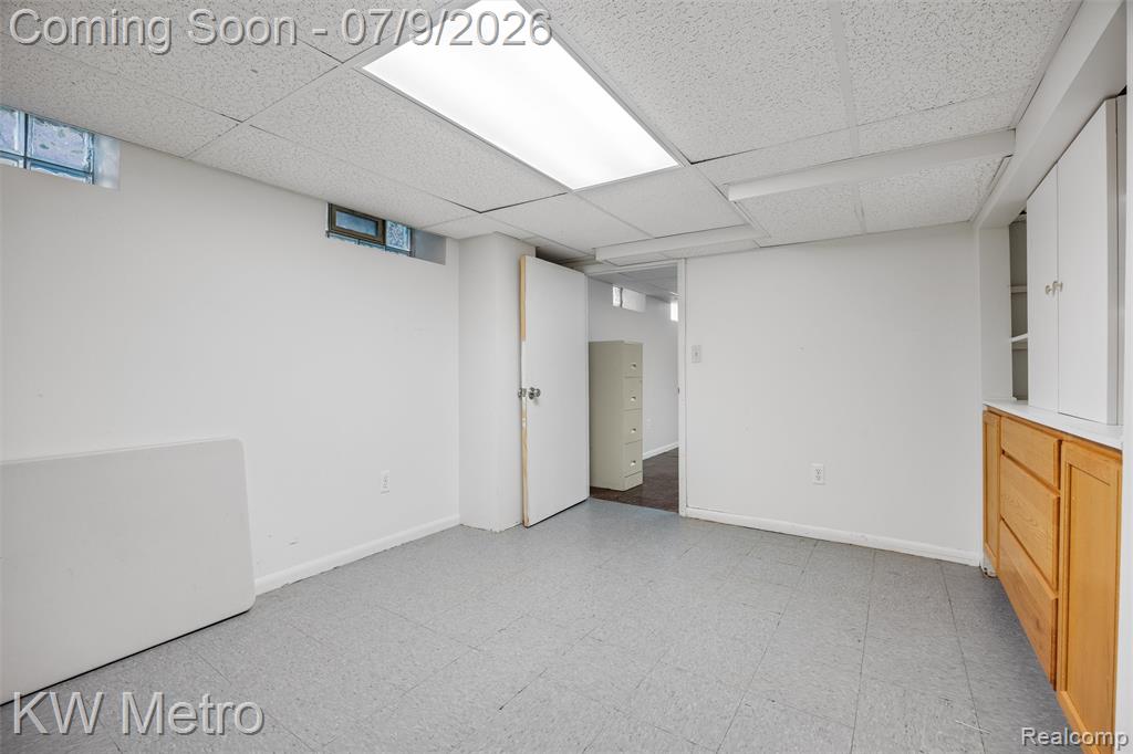 20665 Woodcrest Street, Harper Woods, MI 48225 — Photo 37