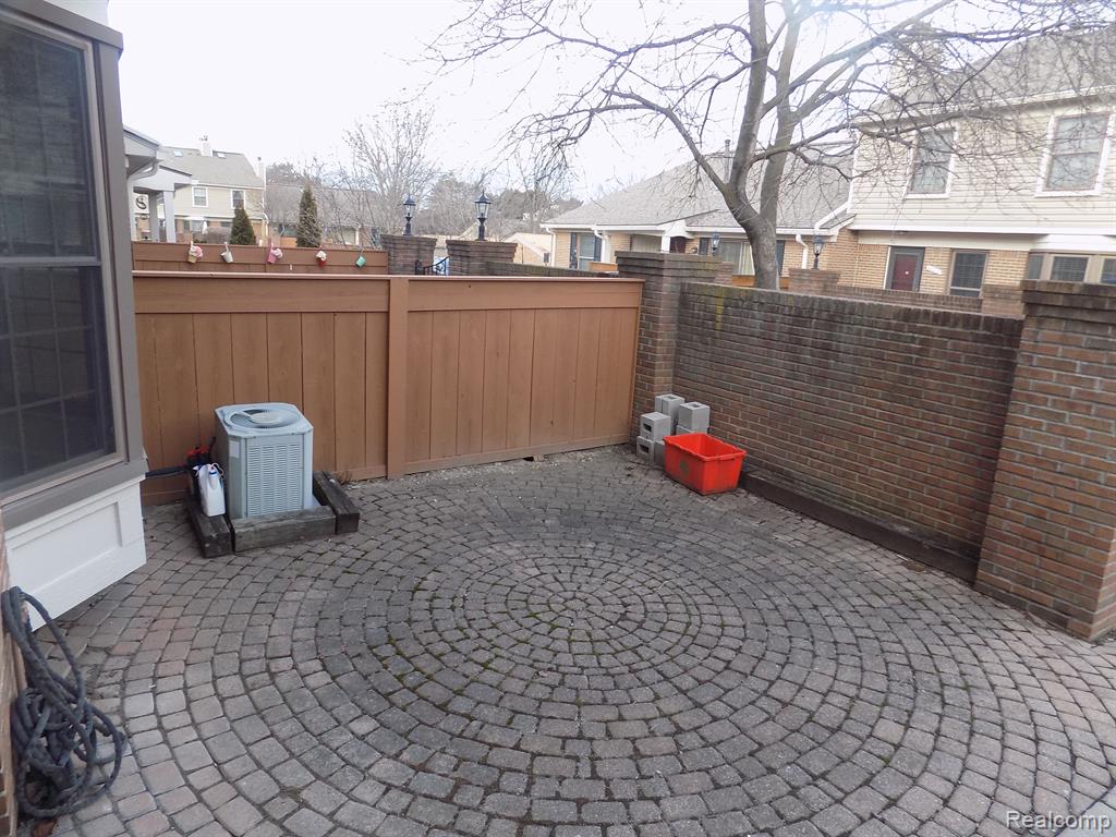 40043 CROSSWINDS, Novi, MI — Photo 11