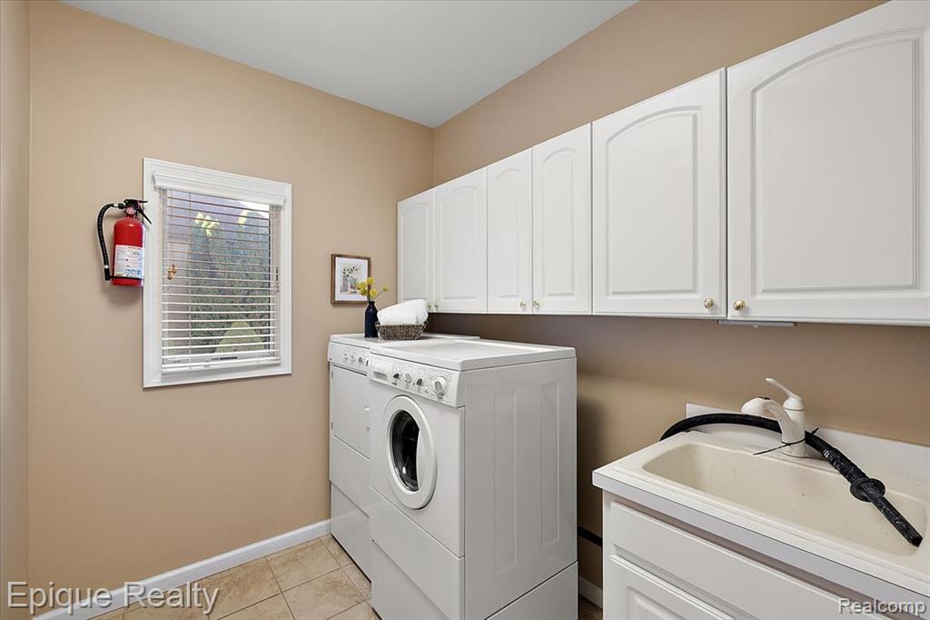 374 Oakbridge Drive, Oakland, MI 48306 — Photo 52