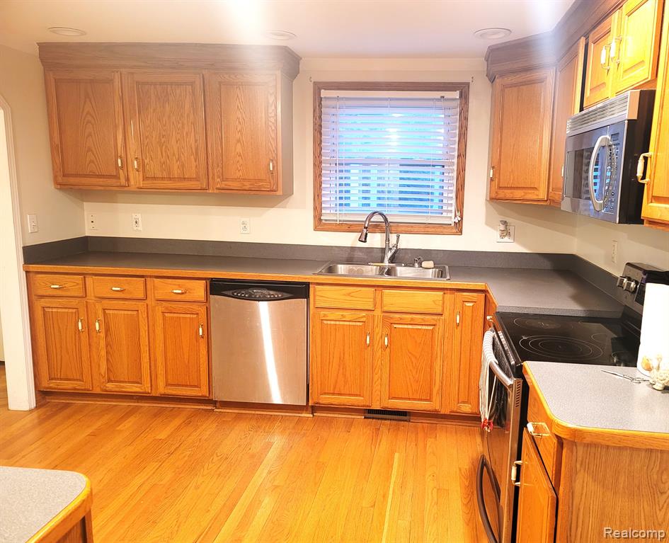 5096 CLIPPERT Street, Dearborn Heights, MI 48125 — Photo 12