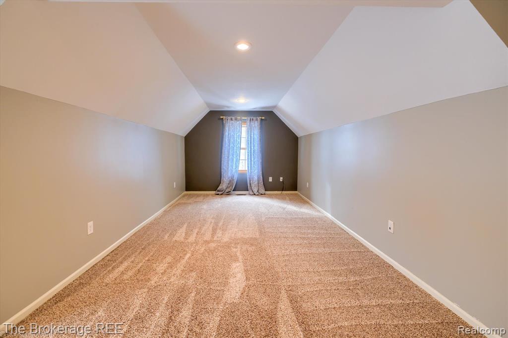 5475 Woodfield Parkway, Grand Blanc, MI 48439 — Photo 71