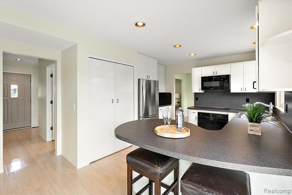 2832 Warrior Drive, Wixom, MI 48393 — Photo 20