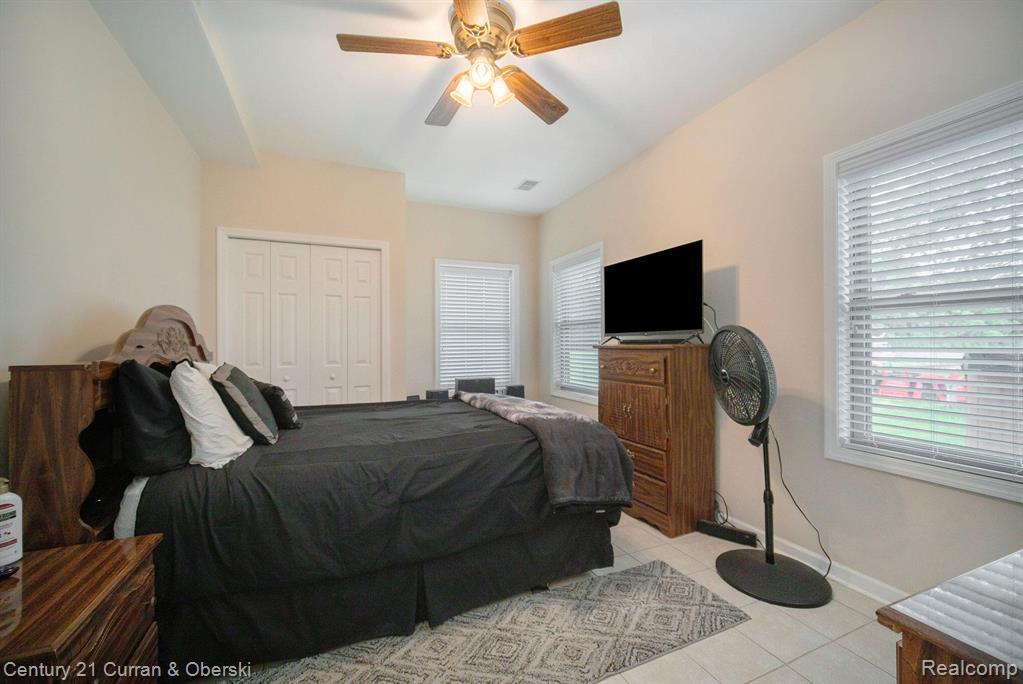 504 Olcott Lake Drive, Jackson, MI 49201 — Photo 36