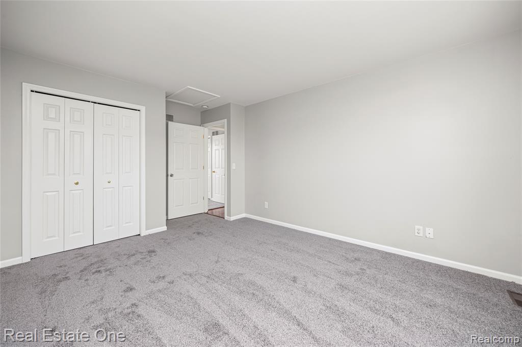 4648 Pond Run, Canton, MI 48188 — Photo 27