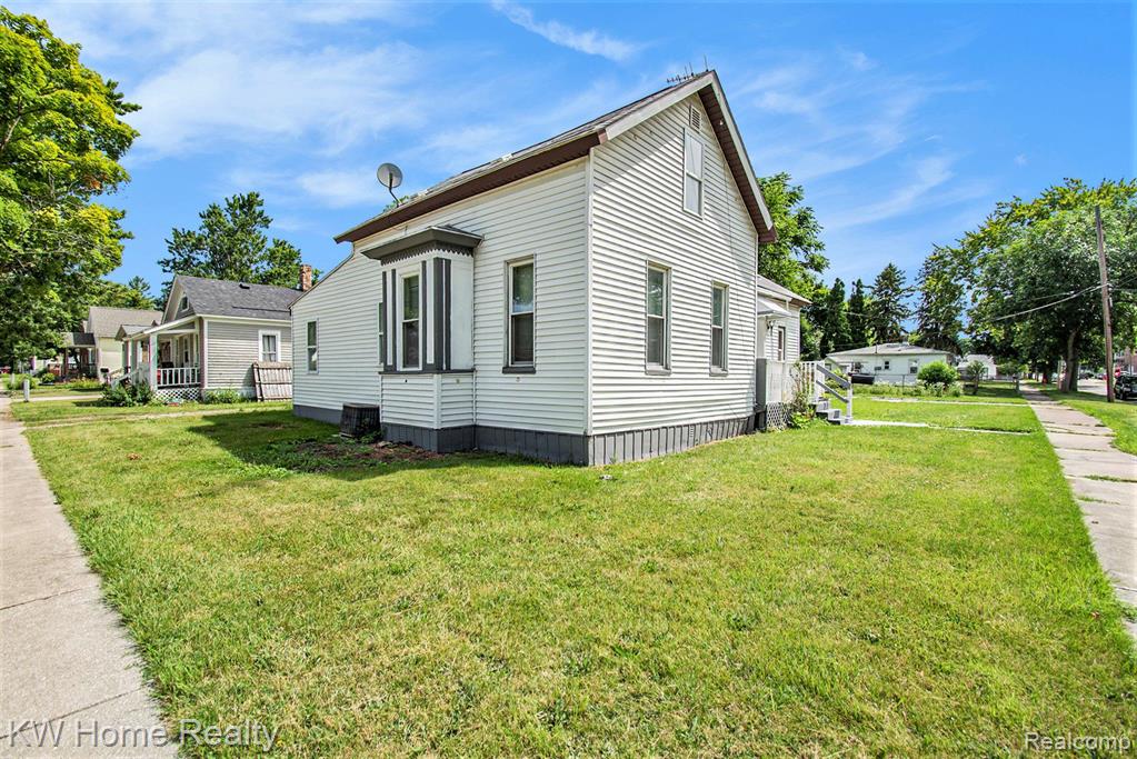 503 38TH Street, Bay City, MI 48708 — Photo 2
