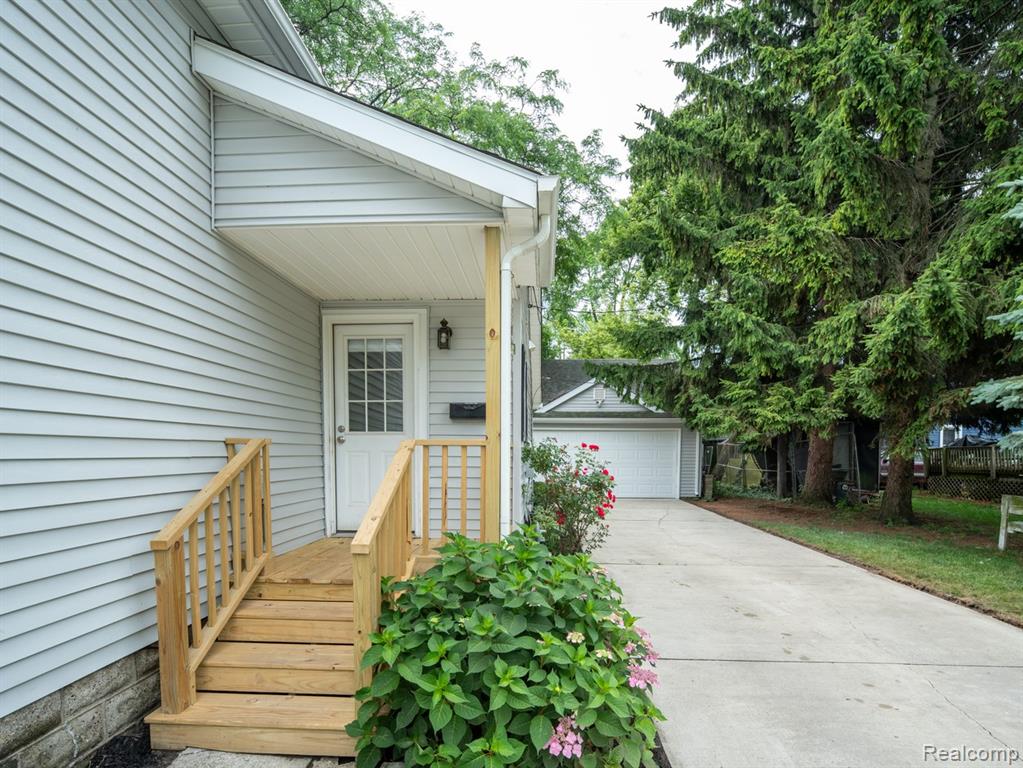 834 Union Street, Port Huron, MI 48060 — Photo 4