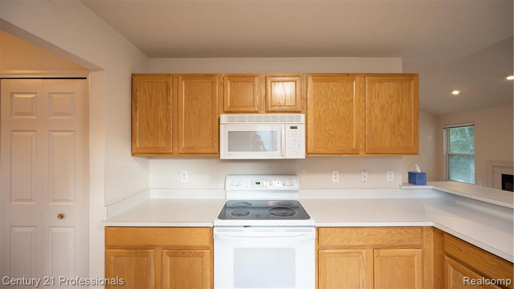 4193 Shorebrook Drive, #68, Sterling Heights, MI 48314 — Photo 18