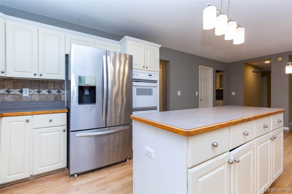 878 Dakota, Rochester Hills, MI 48307 — Photo 15