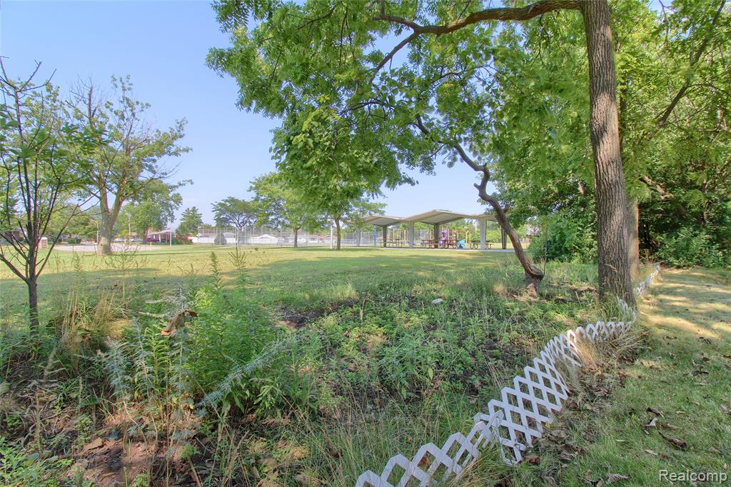 4600 Dolores Drive, Trenton, MI 48183 — Photo 41
