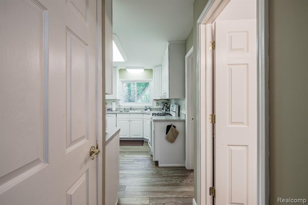 4154 Knollwood Drive, Grand Blanc, MI 48439 — Photo 23