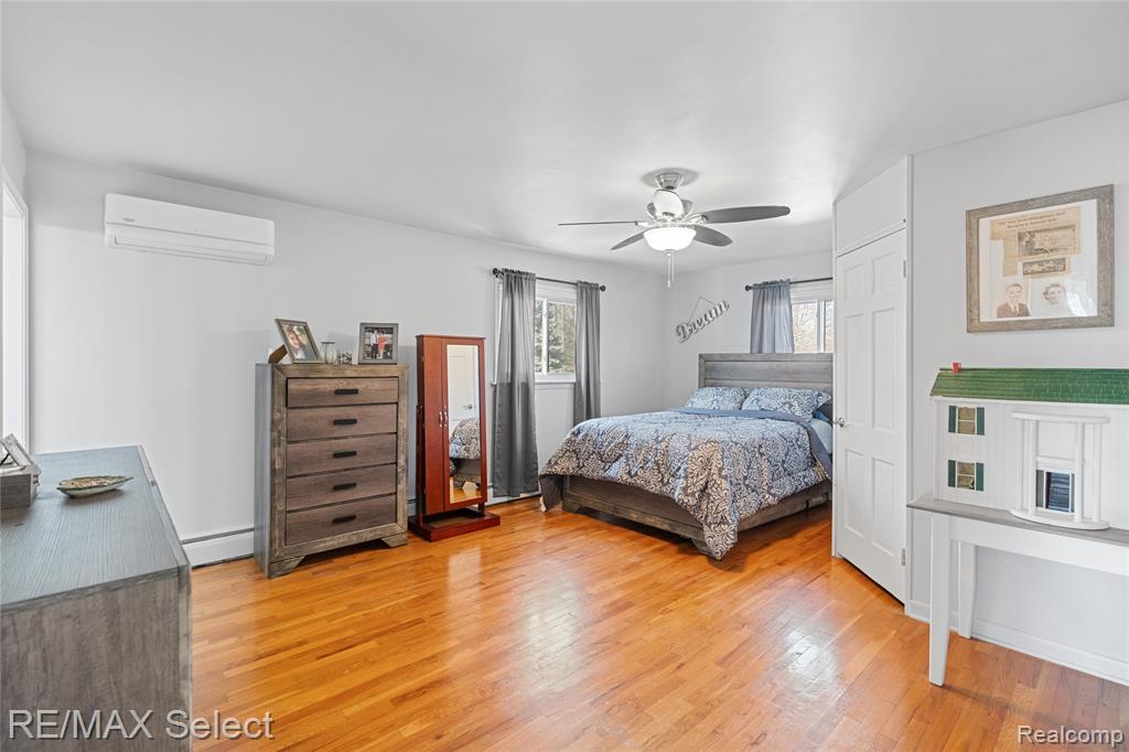 5401 S Sycamore Drive, Burton, MI 48509 — Photo 30