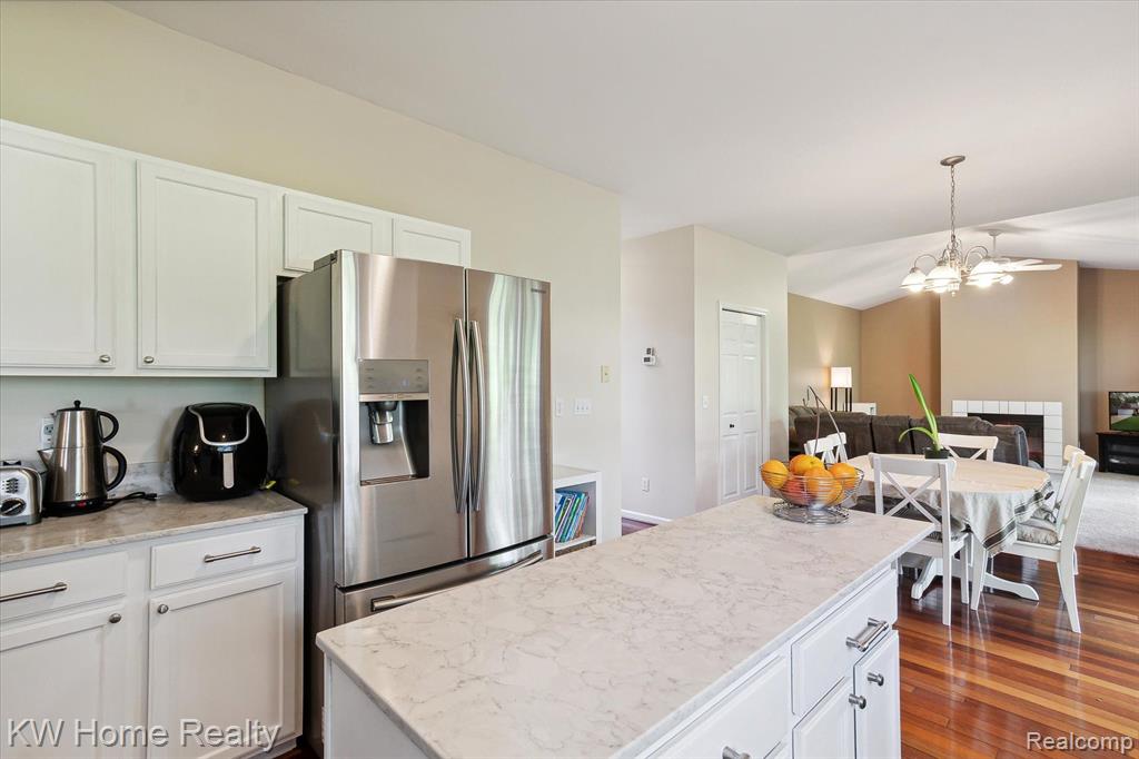 4672 NUTMEG Drive, Ypsilanti, MI 48197 — Photo 17